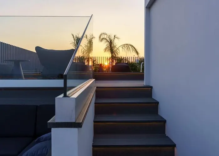 The Penthouse - 3br Seaview With Private Pool In Апартаменти Ларнака