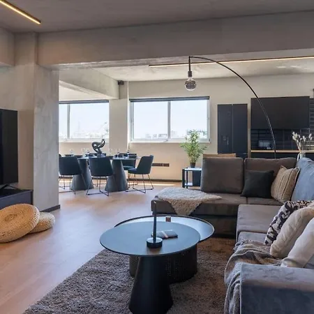 The Penthouse - 3br Seaview With Private Pool In Appartement Larnaca