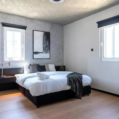 The Penthouse - 3br Seaview With Private Pool In Apartament Larnaca