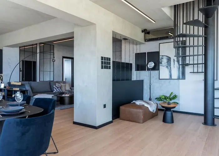 The Penthouse - 3br Seaview With Private Pool In Apartament *