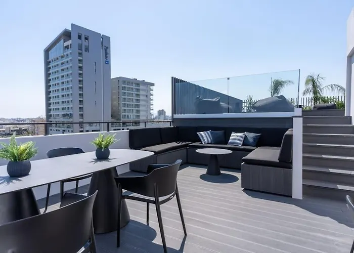 The Penthouse - 3br Seaview With Private Pool In