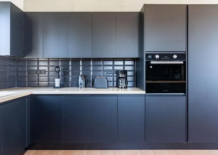 The Penthouse - 3br Seaview With Private Pool In דירה