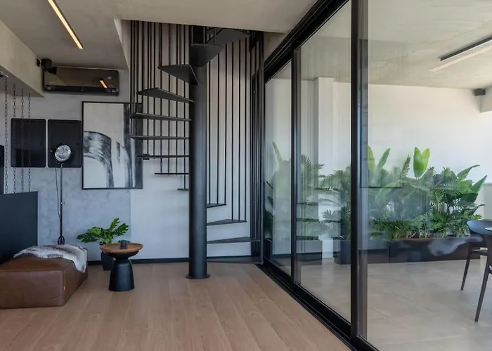 The Penthouse - 3br Seaview With Private Pool In לרנקה